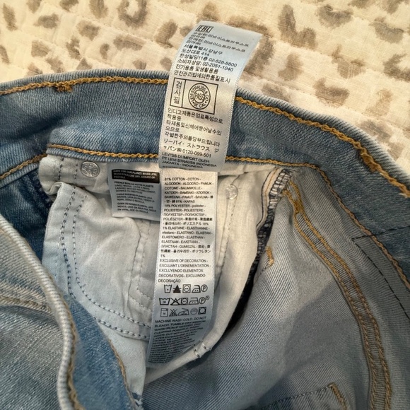 Levis 724 High Rise Straight Denim Light Wash Distressed Blue Jeans Size 25 - Picture 6 of 10